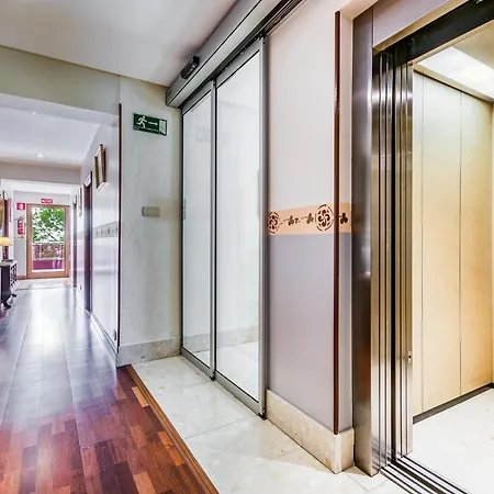 乐库埃德酒店 2*