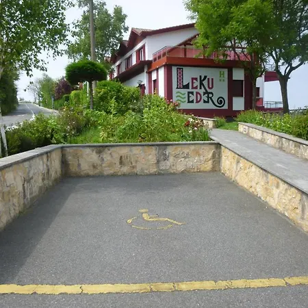 Szálloda Leku Eder 2*