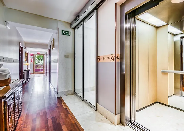 乐库埃德酒店 2*